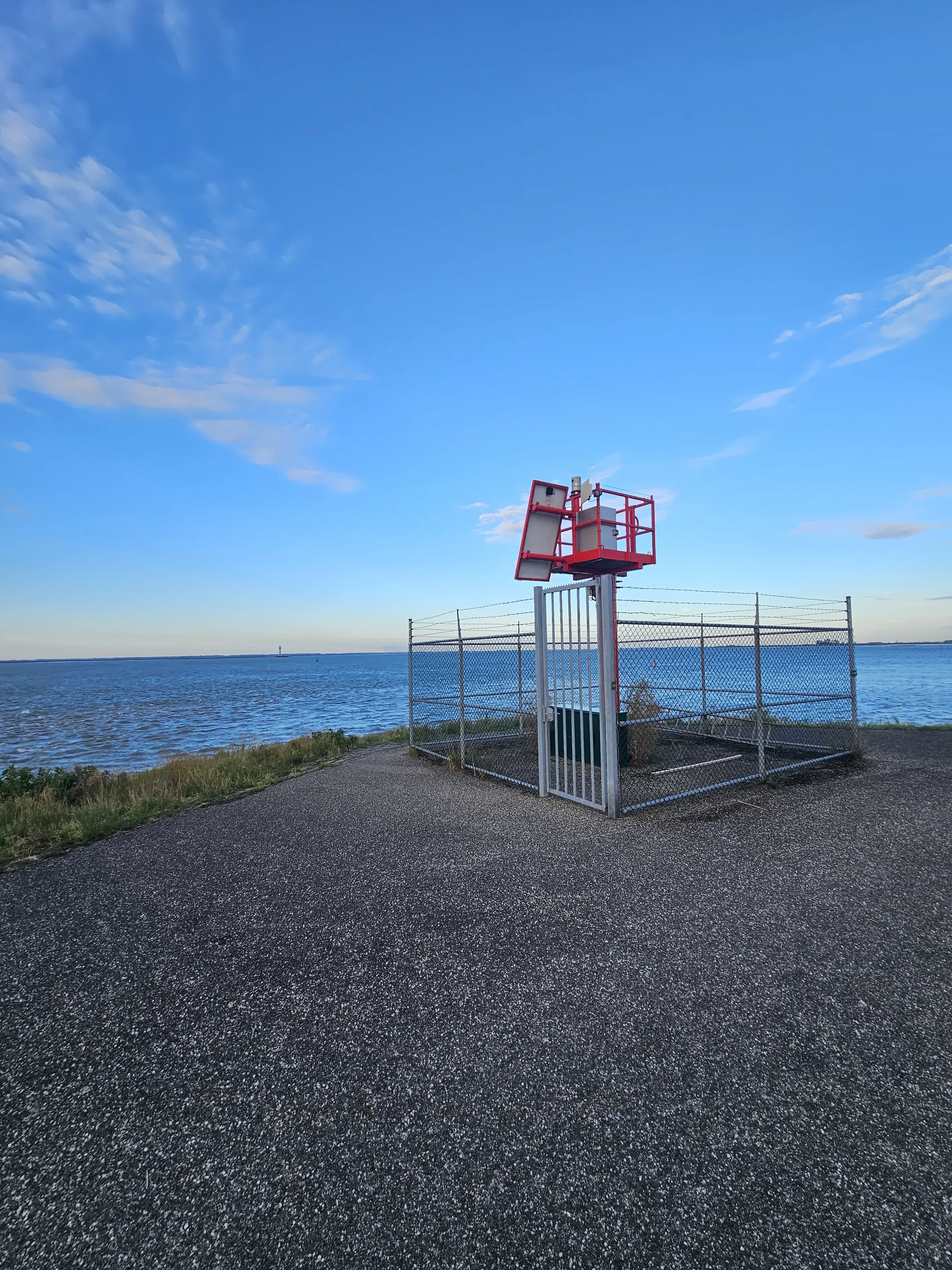 Gravelen langs de Westerscheldedijk in Rilland
